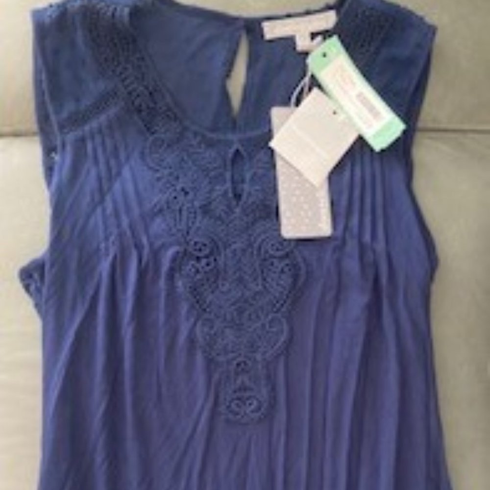 Daniel Rainn front keyhole knit stylish top